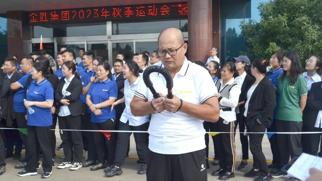 经过各队运动员们的奋力角逐，最11.png