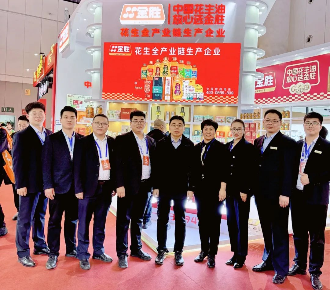 展会现场，MG冰球游戏集团展馆受到了广泛的关注和喜爱.png
